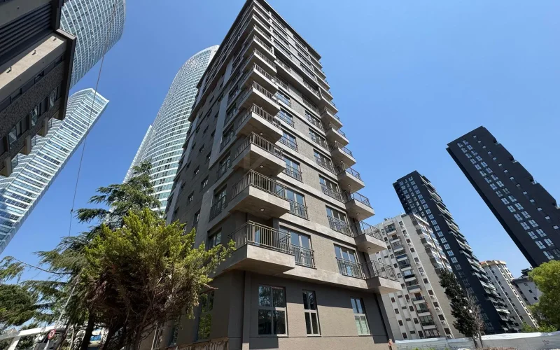 Lacivert Cadde Çiftehavuzlar Satılık 110 M² Deniz Manzaralı Ebeveynli 3+1
