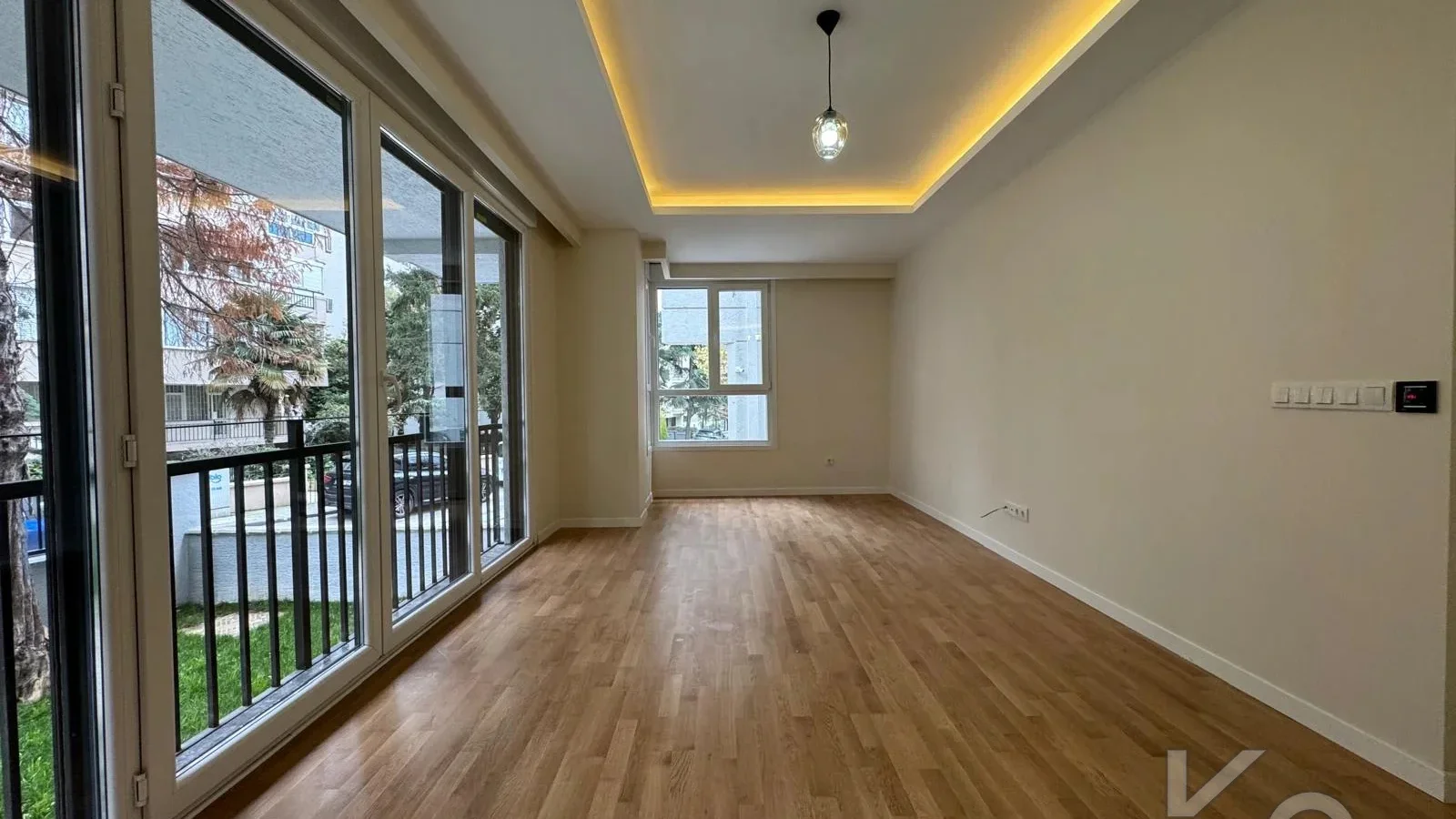 Laci̇vert Cadde Çi̇ftehavuzlar Bağdat Yakini Sifir 3+1