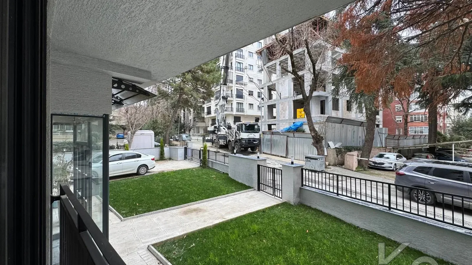 Laci̇vert Cadde Çi̇ftehavuzlar Bağdat Yakini Sifir 3+1