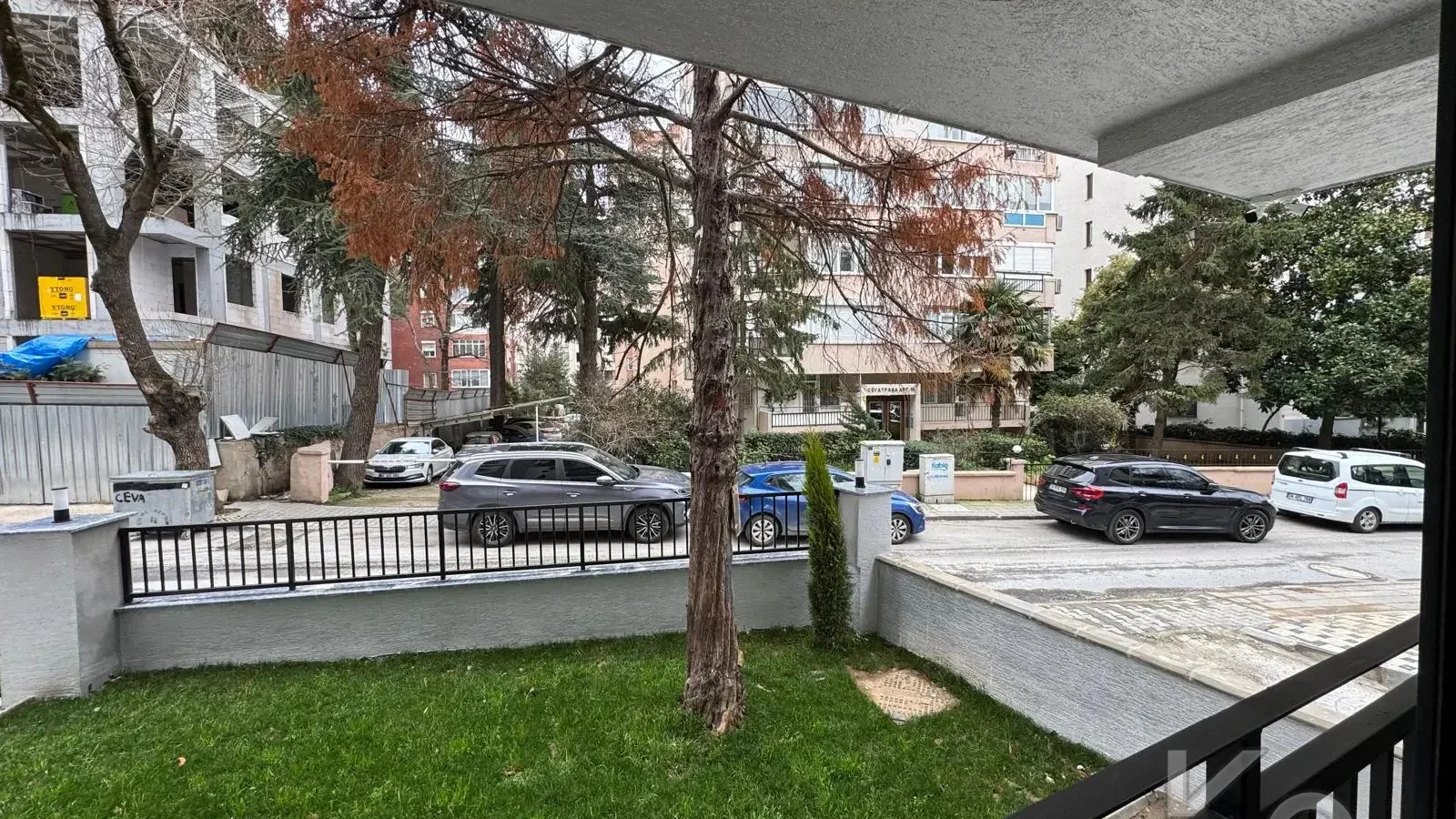 Laci̇vert Cadde Çi̇ftehavuzlar Bağdat Yakini Sifir 3+1