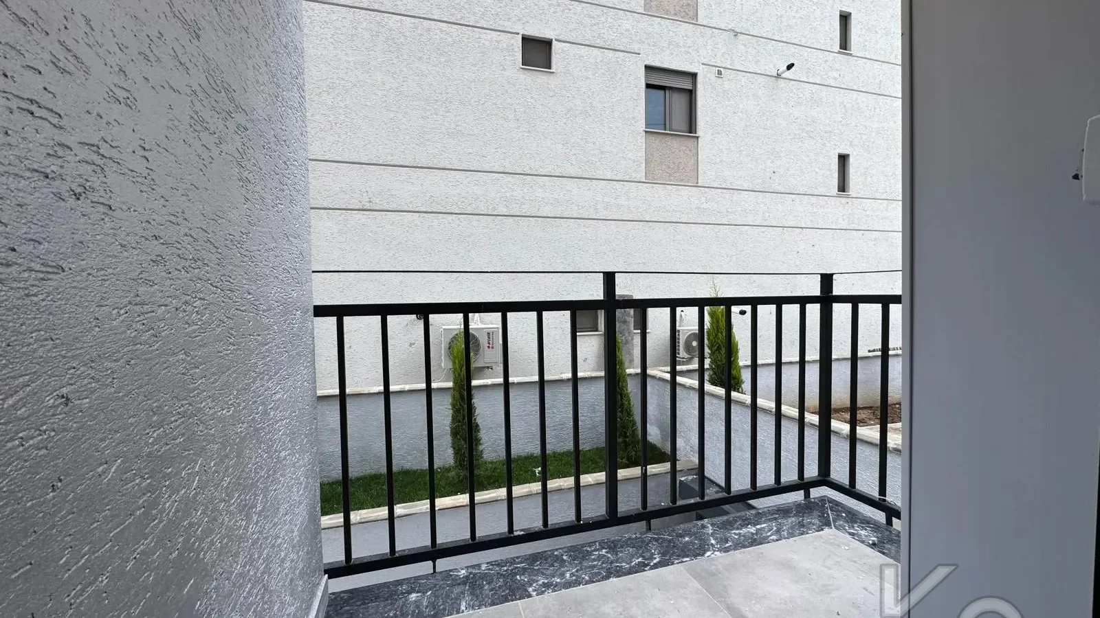 Laci̇vert Cadde Çi̇ftehavuzlar Bağdat Yakini Sifir 3+1