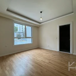 Laci̇vert Cadde Çi̇ftehavuzlar Bağdat Yakini Sifir 3+1