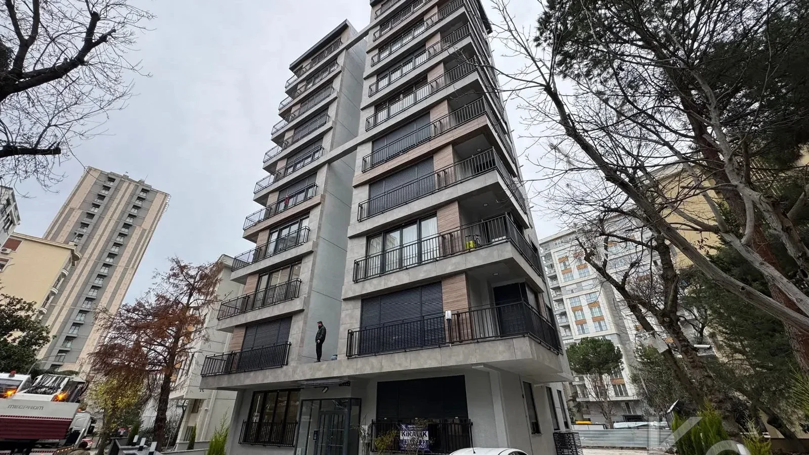 Laci̇vert Cadde Çi̇ftehavuzlar Bağdat Yakini Sifir 3+1