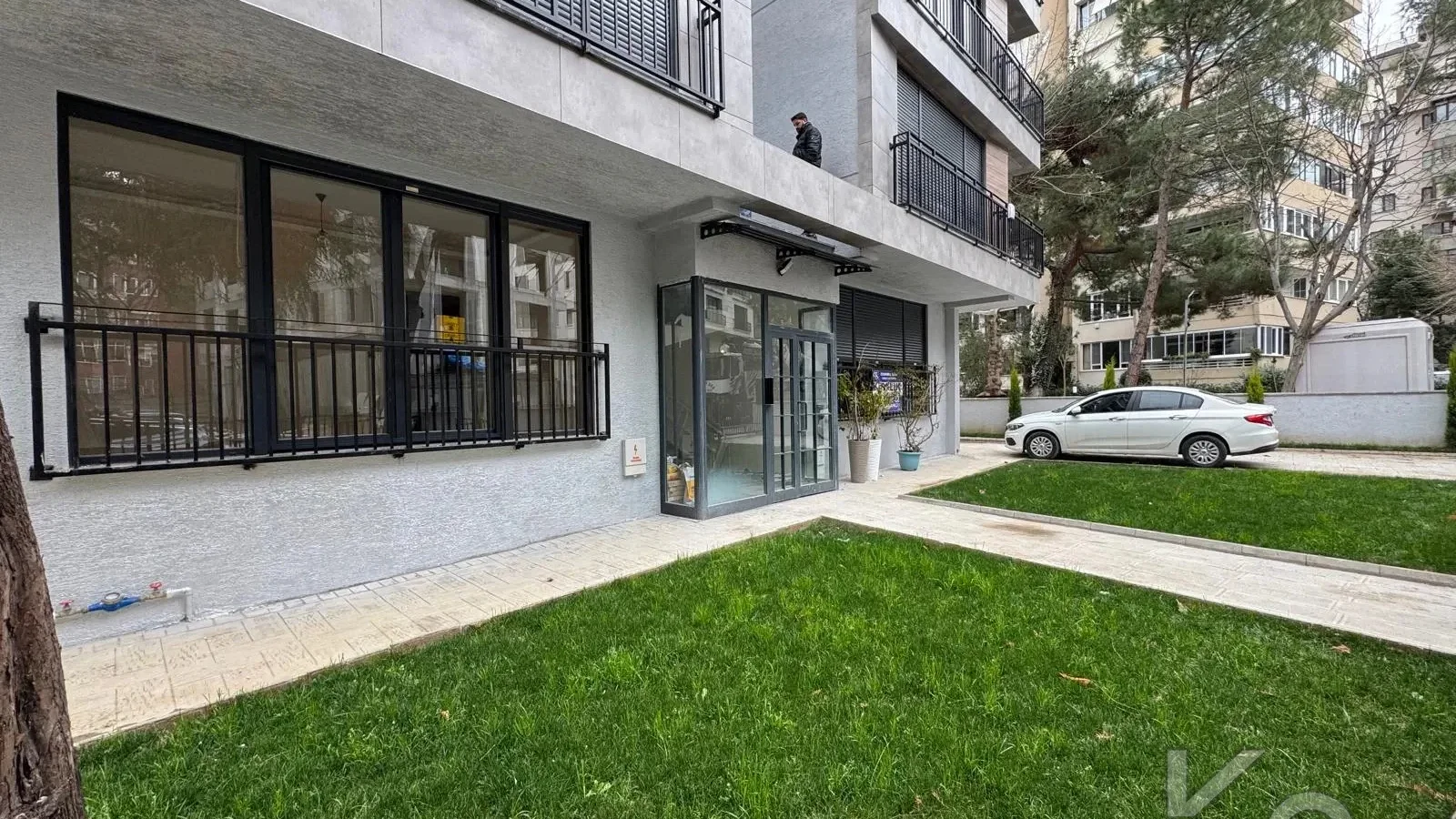 Laci̇vert Cadde Çi̇ftehavuzlar Bağdat Yakini Sifir 3+1