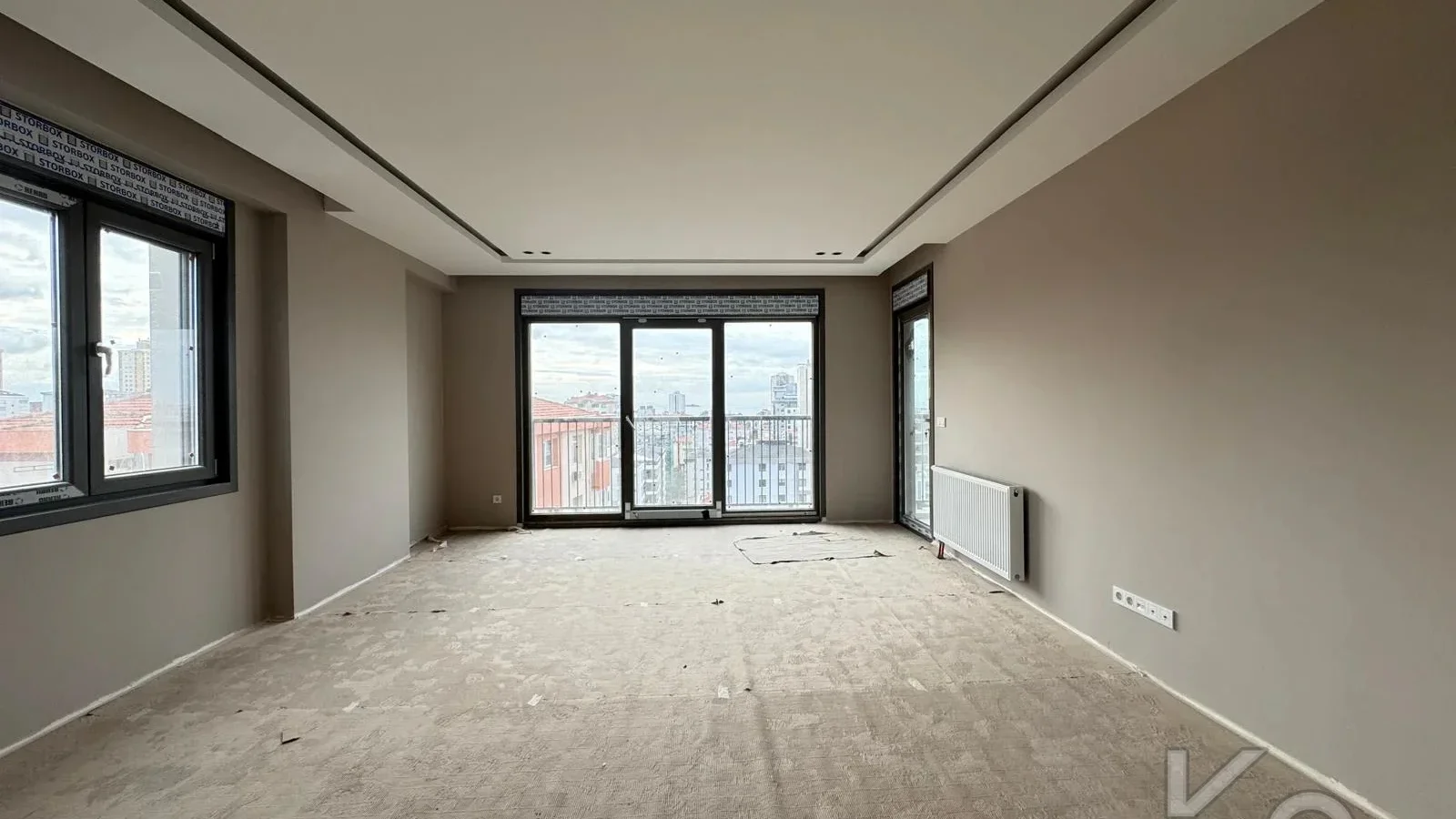 Laci̇vertcadde Ömerpaşa Sifir Ebeveynli̇ Balkonlu 105m² Net 3+1