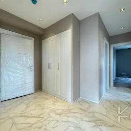 Laci̇vertcadde Ömerpaşa Sifir Ebeveynli̇ Balkonlu 105m² Net 3+1