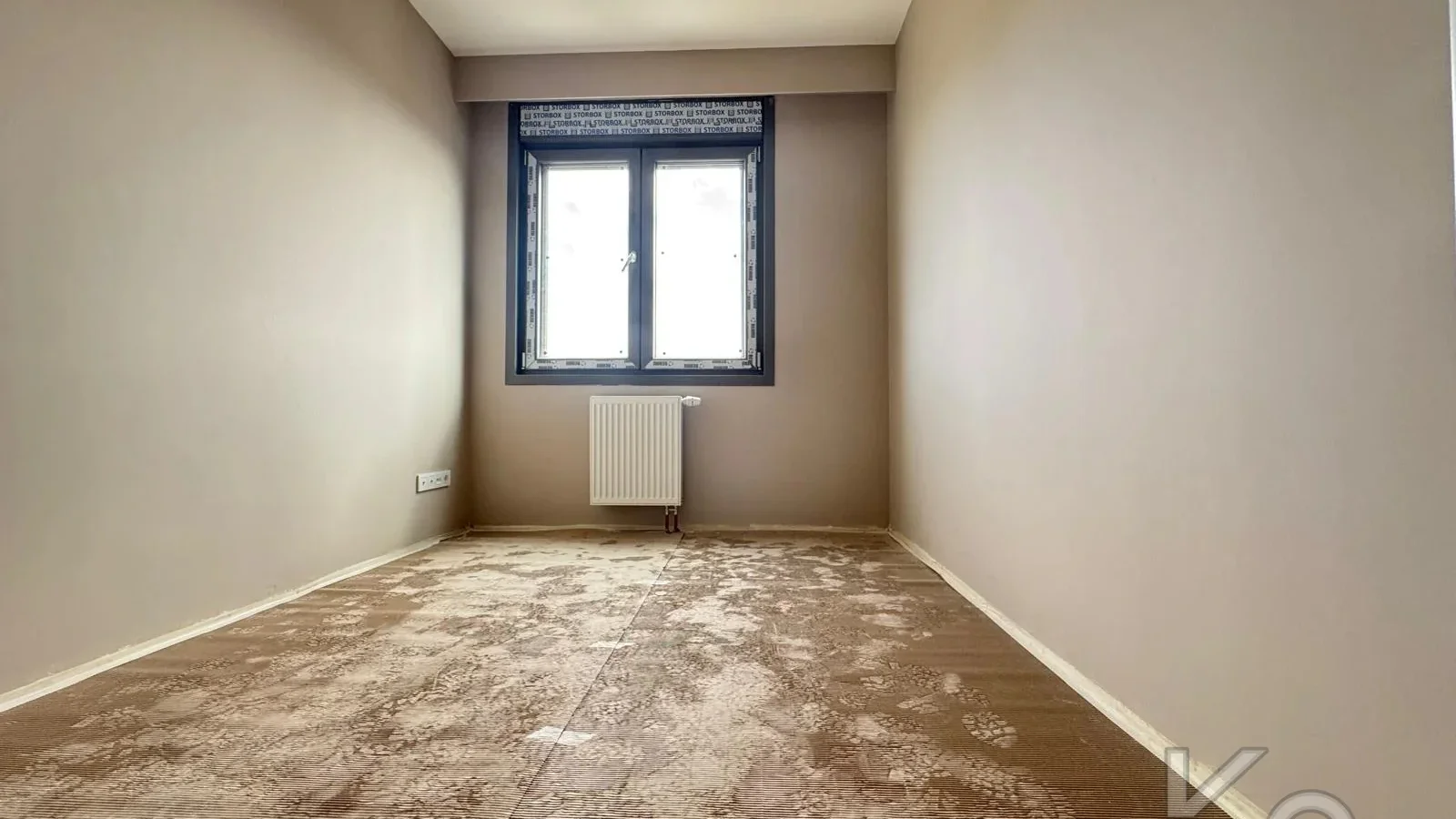 Laci̇vertcadde Ömerpaşa Sifir Ebeveynli̇ Balkonlu 105m² Net 3+1