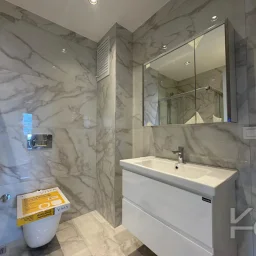 Laci̇vertcadde Ömerpaşa Sifir Ebeveynli̇ Balkonlu 105m² Net 3+1