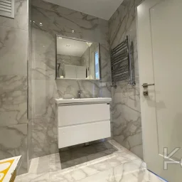 Laci̇vertcadde Ömerpaşa Sifir Ebeveynli̇ Balkonlu 105m² Net 3+1