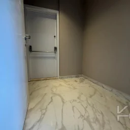 Laci̇vertcadde Ömerpaşa Sifir Ebeveynli̇ Balkonlu 105m² Net 3+1