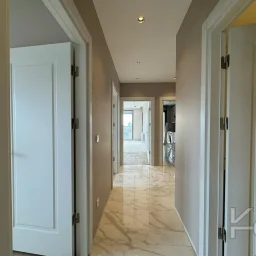 Laci̇vertcadde Ömerpaşa Sifir Ebeveynli̇ Balkonlu 105m² Net 3+1