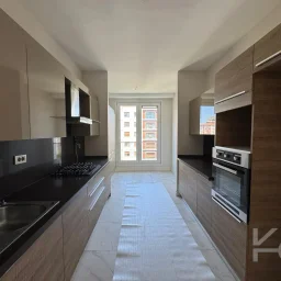 Laci̇vertcadde Erenköy Güvenli̇kli̇ Havuzlu Terasli 205m² Net 4+2