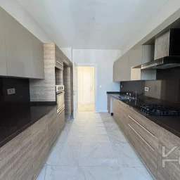 Laci̇vertcadde Erenköy Güvenli̇kli̇ Havuzlu Terasli 205m² Net 4+2