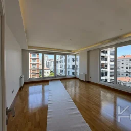 Laci̇vertcadde Erenköy Güvenli̇kli̇ Havuzlu Terasli 205m² Net 4+2
