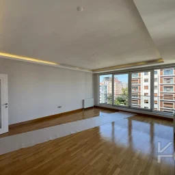 Laci̇vertcadde Erenköy Güvenli̇kli̇ Havuzlu Terasli 205m² Net 4+2