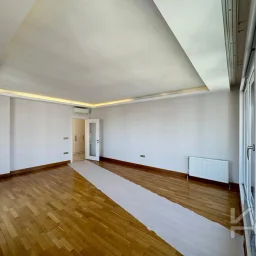Laci̇vertcadde Erenköy Güvenli̇kli̇ Havuzlu Terasli 205m² Net 4+2