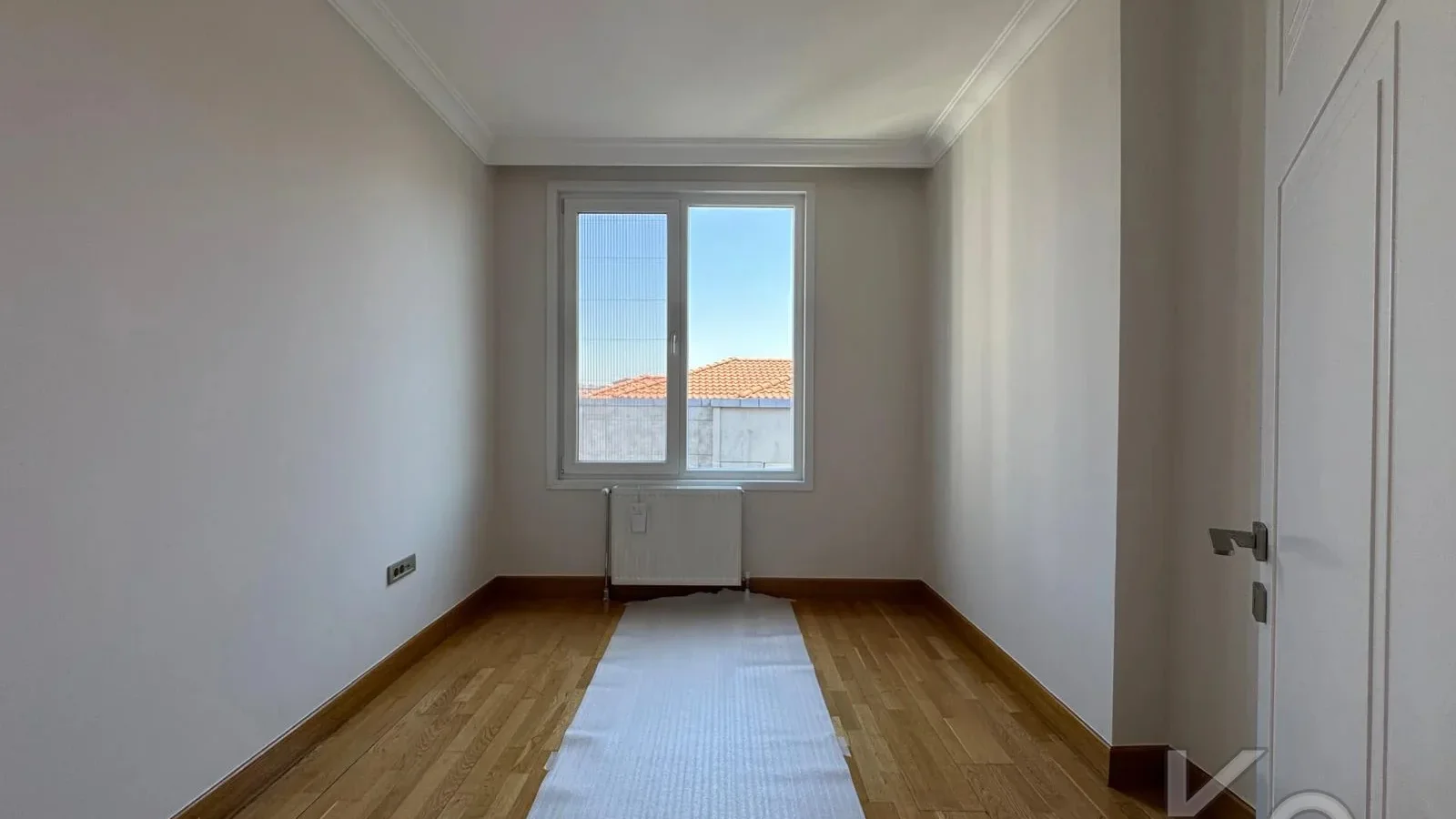 Laci̇vertcadde Erenköy Güvenli̇kli̇ Havuzlu Terasli 205m² Net 4+2