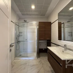 Laci̇vertcadde Erenköy Güvenli̇kli̇ Havuzlu Terasli 205m² Net 4+2