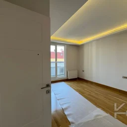 Laci̇vertcadde Erenköy Güvenli̇kli̇ Havuzlu Terasli 205m² Net 4+2