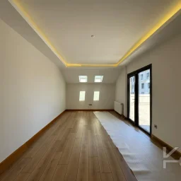 Laci̇vertcadde Erenköy Güvenli̇kli̇ Havuzlu Terasli 205m² Net 4+2