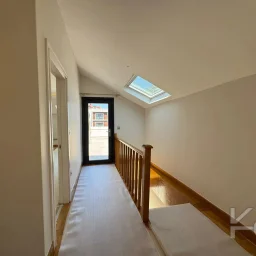 Laci̇vertcadde Erenköy Güvenli̇kli̇ Havuzlu Terasli 205m² Net 4+2
