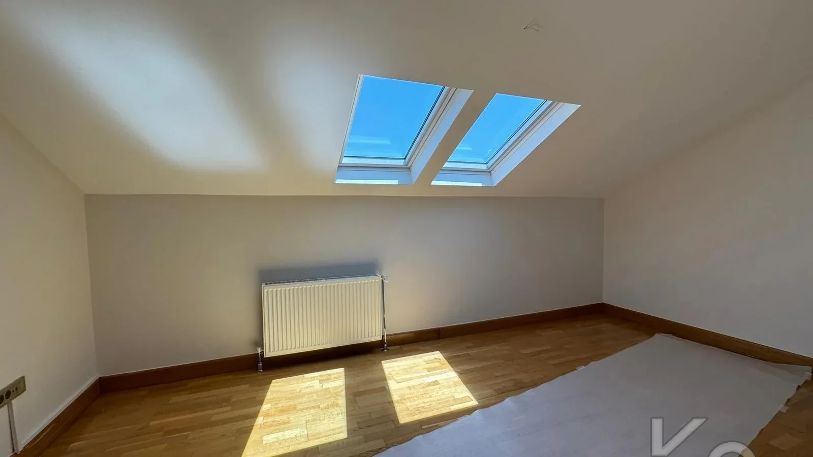 Laci̇vertcadde Erenköy Güvenli̇kli̇ Havuzlu Terasli 205m² Net 4+2