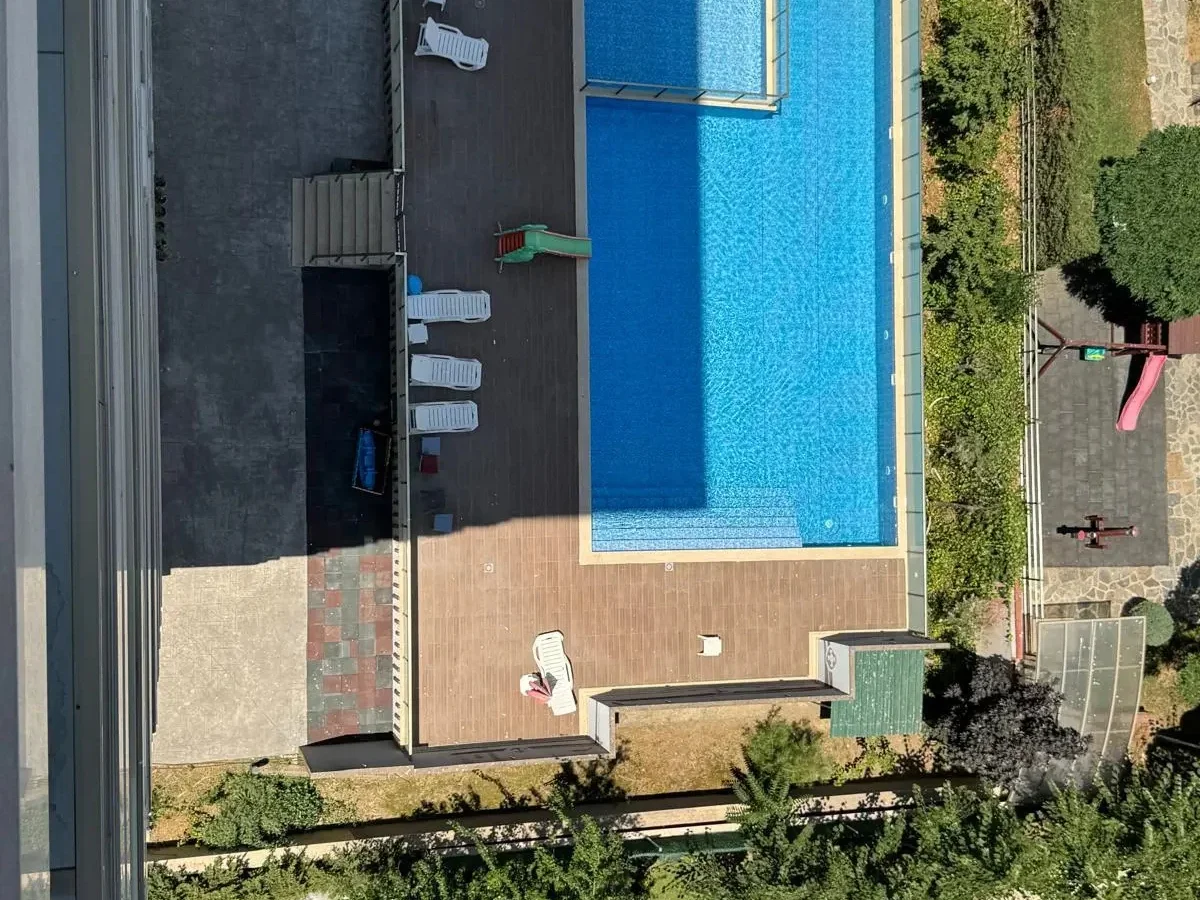 Laci̇vertcadde Erenköy Güvenli̇kli̇ Havuzlu Terasli 205m² Net 4+2