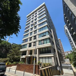 Laci̇vertcadde Erenköy Güvenli̇kli̇ Havuzlu Terasli 205m² Net 4+2