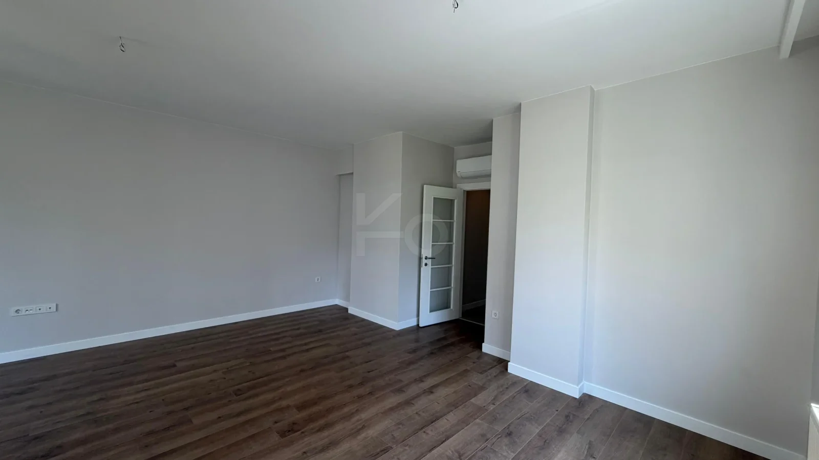 Lacivertcadde Gayrimenkul Caddeye 1. Paralelde 100m² Net 3+1 Sıfır Ara Kat