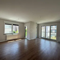 Lacivertcadde Gayrimenkul Caddeye 1. Paralelde 100m² Net 3+1 Sıfır Ara Kat