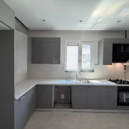 Lacivertcadde Gayrimenkul Caddeye 1. Paralelde 100m² Net 3+1 Sıfır Ara Kat