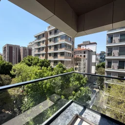 Lacivertcadde Gayrimenkul Caddeye 1. Paralelde 100m² Net 3+1 Sıfır Ara Kat