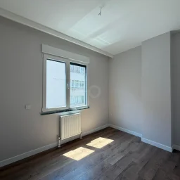 Lacivertcadde Gayrimenkul Caddeye 1. Paralelde 100m² Net 3+1 Sıfır Ara Kat