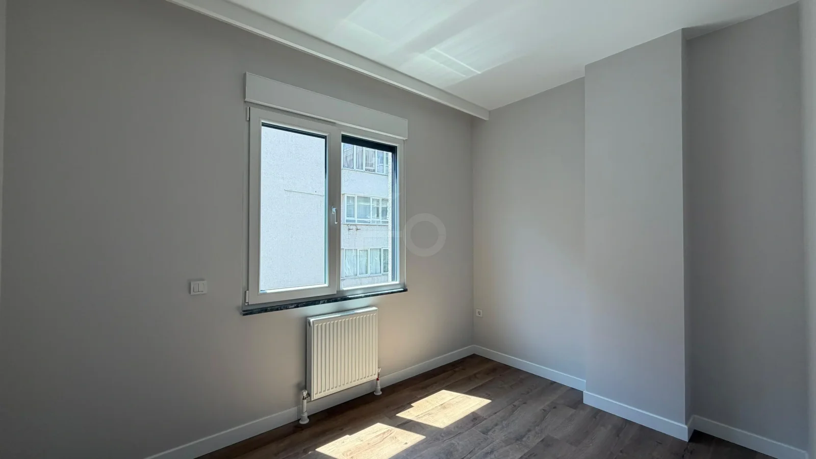 Lacivertcadde Gayrimenkul Caddeye 1. Paralelde 100m² Net 3+1 Sıfır Ara Kat