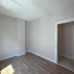 Lacivertcadde Gayrimenkul Caddeye 1. Paralelde 100m² Net 3+1 Sıfır Ara Kat