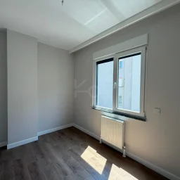 Lacivertcadde Gayrimenkul Caddeye 1. Paralelde 100m² Net 3+1 Sıfır Ara Kat