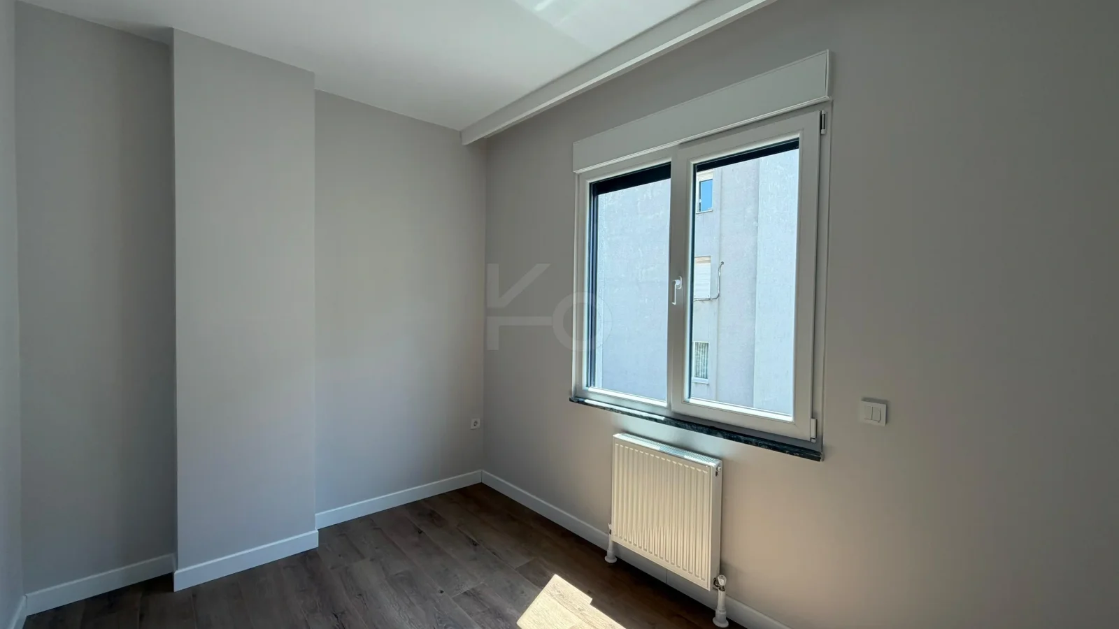 Lacivertcadde Gayrimenkul Caddeye 1. Paralelde 100m² Net 3+1 Sıfır Ara Kat