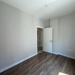 Lacivertcadde Gayrimenkul Caddeye 1. Paralelde 100m² Net 3+1 Sıfır Ara Kat