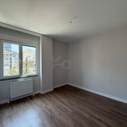 Lacivertcadde Gayrimenkul Caddeye 1. Paralelde 100m² Net 3+1 Sıfır Ara Kat