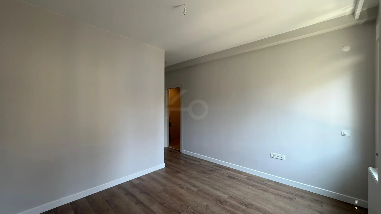 Lacivertcadde Gayrimenkul Caddeye 1. Paralelde 100m² Net 3+1 Sıfır Ara Kat