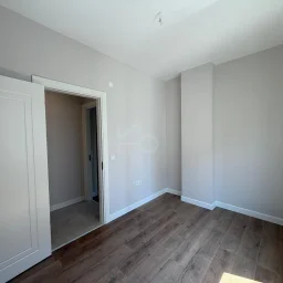 Lacivertcadde Gayrimenkul Caddeye 1. Paralelde 100m² Net 3+1 Sıfır Ara Kat