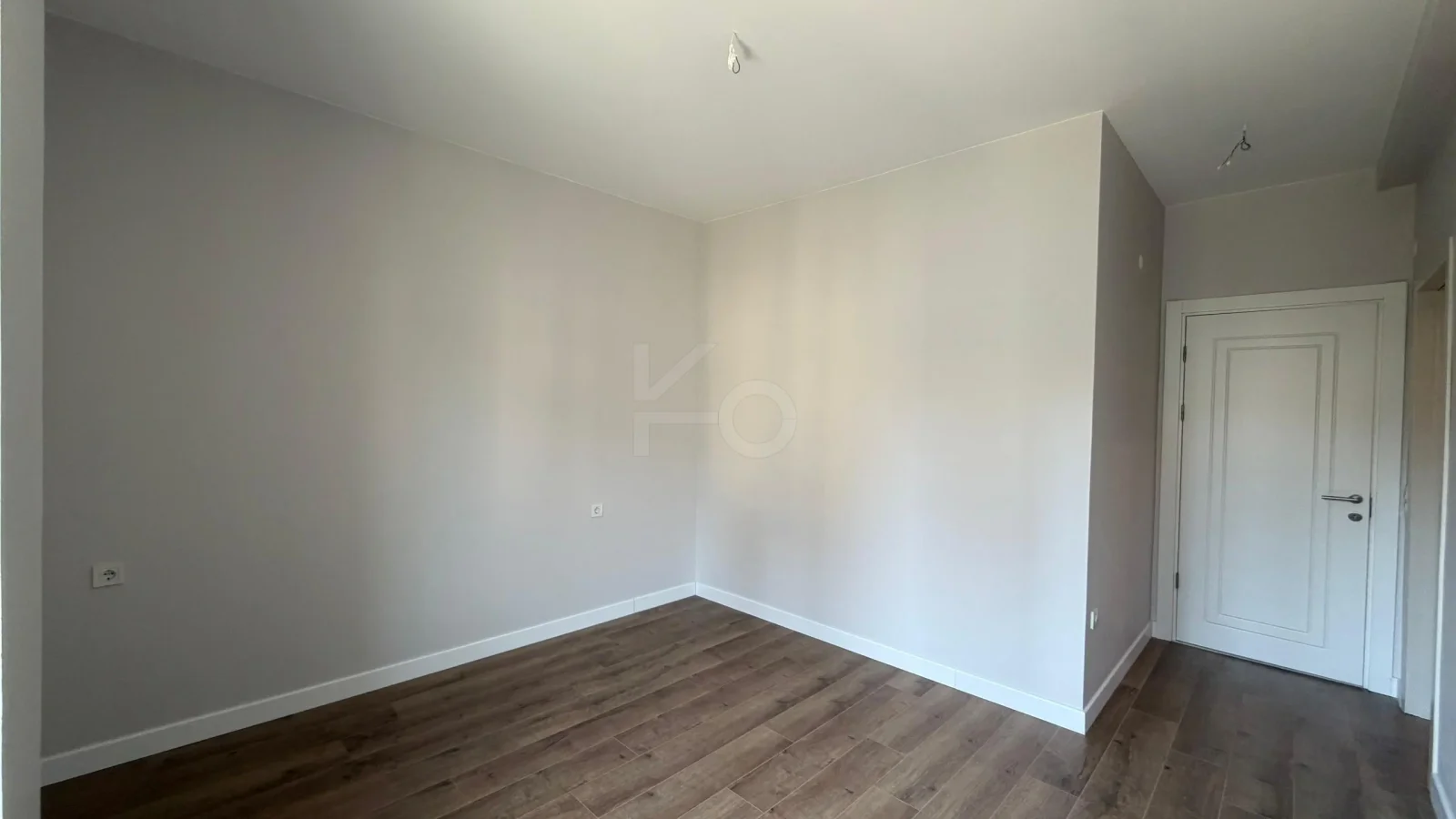 Lacivertcadde Gayrimenkul Caddeye 1. Paralelde 100m² Net 3+1 Sıfır Ara Kat