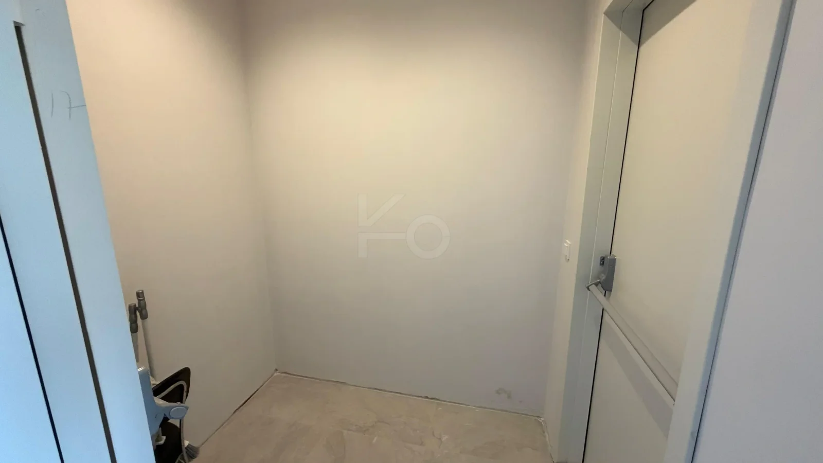 Lacivertcadde Gayrimenkul Caddeye 1. Paralelde 100m² Net 3+1 Sıfır Ara Kat