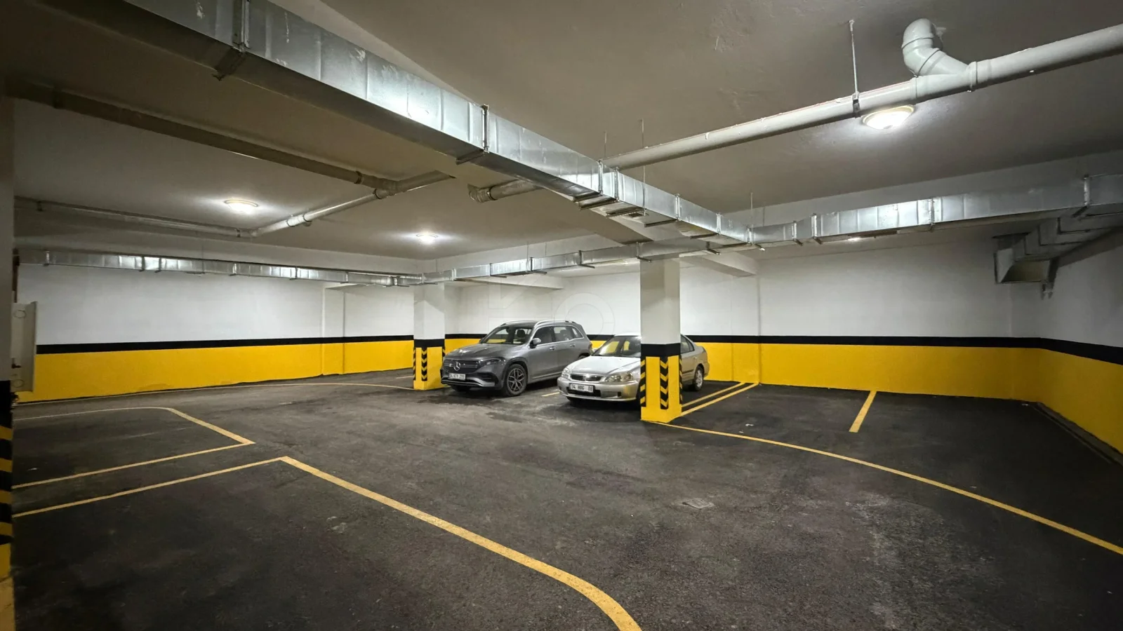 Lacivertcadde Gayrimenkul Caddeye 1. Paralelde 100m² Net 3+1 Sıfır Ara Kat