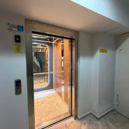 Lacivertcadde Gayrimenkul Caddeye 1. Paralelde 100m² Net 3+1 Sıfır Ara Kat