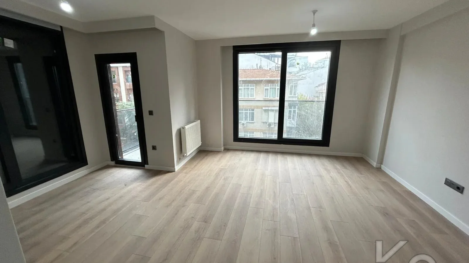 Laci̇vert Cadde Suadi̇ye Sifir 73m² Net 2+1
