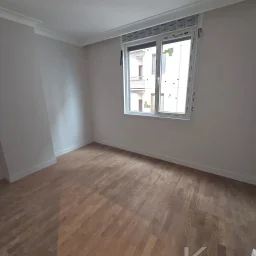 Laci̇vert Cadde Caddebostan Sifir Balkonlu 3+1 105m² Dai̇re