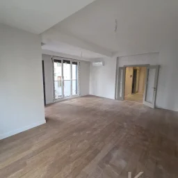 Laci̇vert Cadde Caddebostan Sifir Balkonlu 3+1 105m² Dai̇re