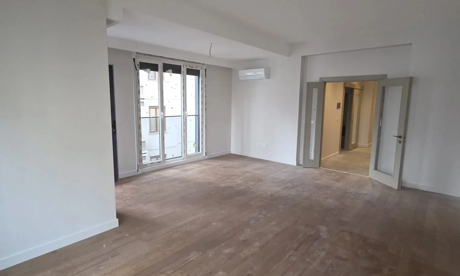 Laci̇vert Cadde Caddebostan Sifir Balkonlu 3+1 105m² Dai̇re