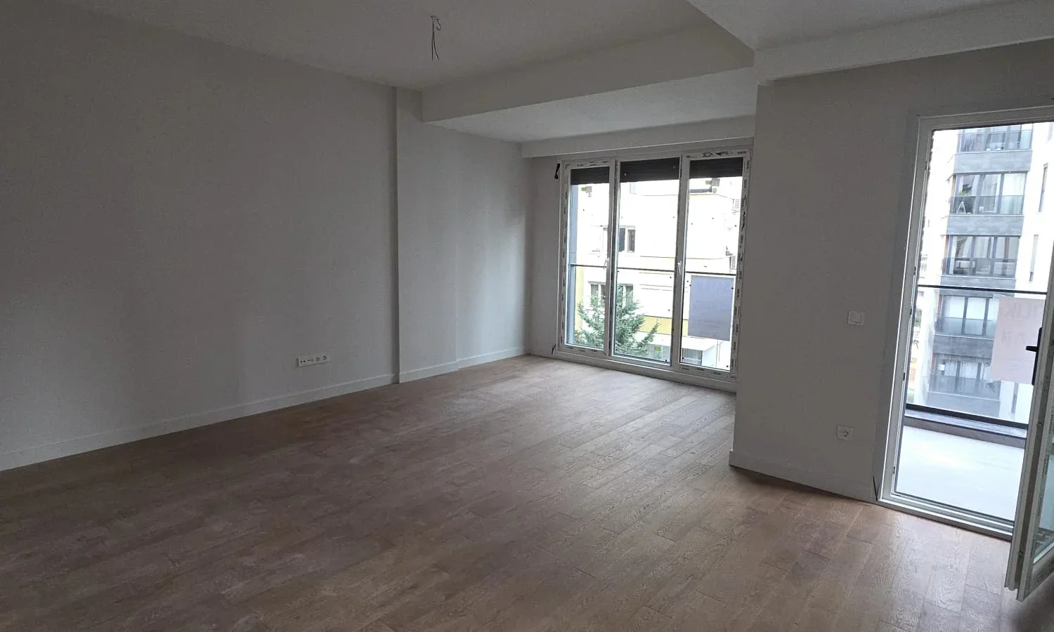 Laci̇vert Cadde Caddebostan Sifir Balkonlu 3+1 105m² Dai̇re